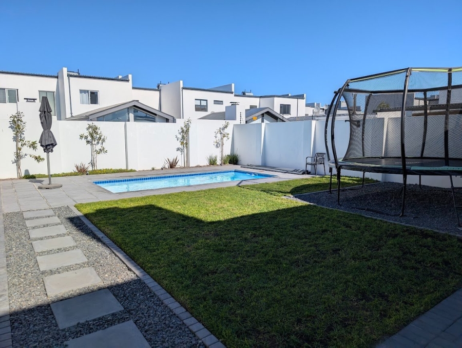4 Bedroom Property for Sale in Sandown Western Cape